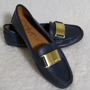 NWOT Calvin Klein Pebbled Leather Navy Loafers - Sz 5